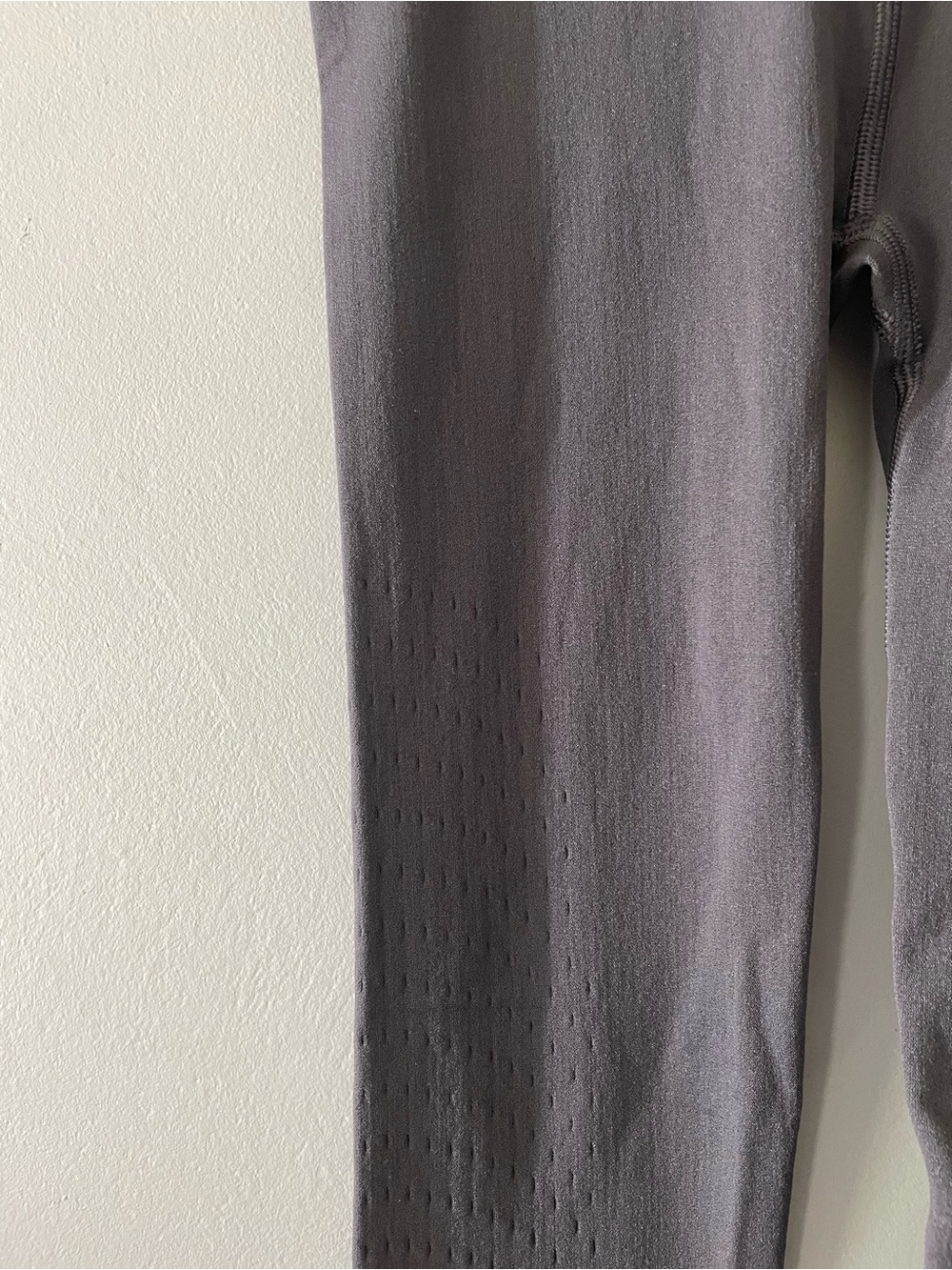 Lululemon Reveal 7/8 Tight *Vortex 25"
Blue Tied - Picture 6 of 11